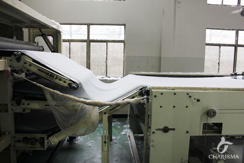 襯布用熱熔膠對(duì)成衣染色的影響及解決方案